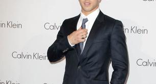 Kellan Lutz está más guapo de moreno