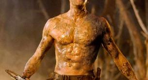 Adrien Brody se quita la camiseta