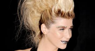 Ke$ha se monta una rave en los AMAs