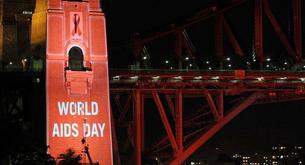 Las ciudades se tiñen de rojo