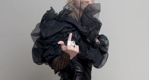 Madonna ejerce sus derechos como Reina en un avión