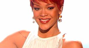 Rihanna estrena 'California King Bed' en directo