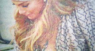 Jennifer López enseña las tetas en un descuido