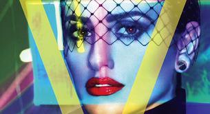 Penélope Cruz, muy moderna en la portada de V