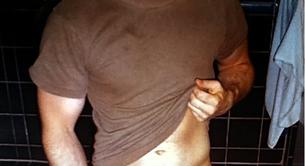 Pillan a Ryan Kwanten de True Blood enseñando su cosita