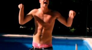 Alex Lequio desnudo rapeando y está bastante bueno