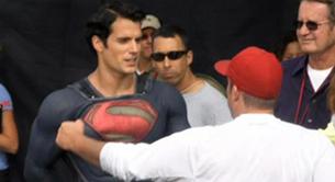 Henry Cavill, buenorro en el traje de Superman