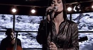 Aqua versionan su single 'Playmate To Jesus' en acústico