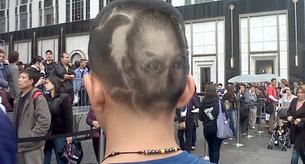 Ponte de luto por la muerte de Steve Jobs llevando su cara en tu cabeza