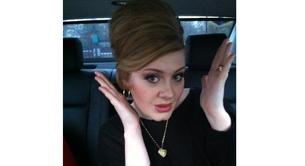 Adele reaparece en Twitter muchísimo más delgada