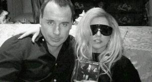 El marido de Elton John ataca a Madonna