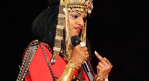 M.I.A. la lía enseñando el dedo corazón en plena Super Bowl