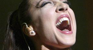 Mónica Naranjo recibe un premio de cine y la gente se ríe de ella