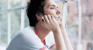 Rufus Wainwright llama a Lady Gaga "predecible y aburrida"