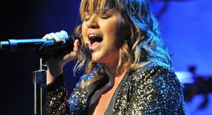 Kelly Clarkson versiona 'Till The World Ends' de Britney Spears
