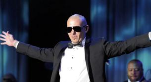 Pitbull se viste de negro en el clip de 'Back In Time' para 'Men In Black III'