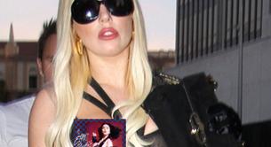 Lady Gaga saca las mamelles a pasear