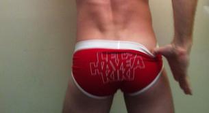 Jake Shears marca culo para vender merchandising