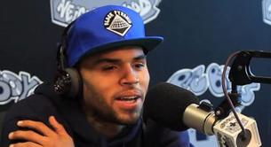 Chris Brown estrena nuevo single y habla de Rihanna en la radio