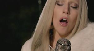 Lady Gaga desea una feliz Navidad con 'White Christmas' en vídeo