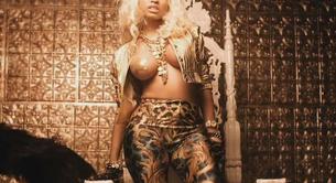 Nicki Minaj enseña las tetas en el vídeo de 'Freaks' de French Montana