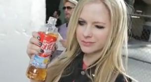 Avril Lavigne anuncia té helado en Asia con 'Sk8er Boi'