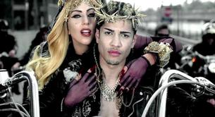 Se subasta una de las motos del vídeo de 'Judas' de Lady Gaga para las víctimas del atentado de Boston