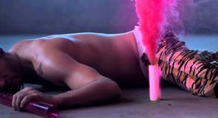 Cazwell desnudo y con Luciana en el teaser de 'Guess What?'