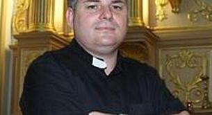 El cura de Churra, destituido tras la difusión de unas fotos haciendo cruising