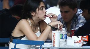 Drama: Lola, la hija de Madonna, se pone las botas comiendo fast food