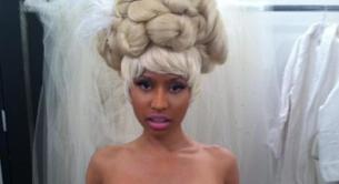 Nicki Minaj enseña las tetas en el Twitter de su mejor amigo