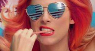 La compositora de las pop stars, Bonnie McKee, estrena vídeo para 'American Girl'