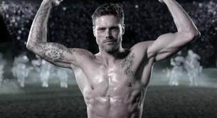 Nick Youngquest deja el rugby pero no los anuncios de perfume