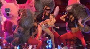 Miley Cyrus, criticada por una ONG por corromper la reputación de los ositos de peluche