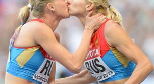 Las atletas rusas que se besaron confirman que no lo hicieron por defender los derechos LGBT