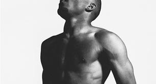 Frank Ocean, sin camiseta y hablando de drogas para Oyster Magazine