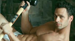 Hombres desnudos parodian 'Wrecking Ball' de Miley Cyrus