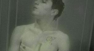 Un estudiante gay perderá su virginidad en una galería como proyecto artístico