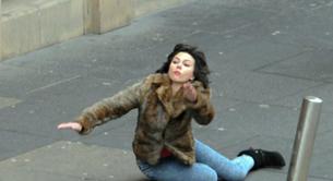 Scarlett Johansson cayendo, el nuevo meme de moda