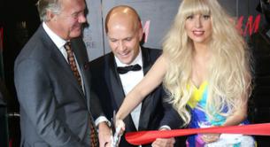 Lady Gaga debuta en el #1 de Billboard con 250.000 copias