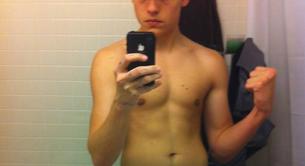 Dylan Sprouse desnudo: filtradas fotos de uno de los gemelos de 'Zack y Cody'