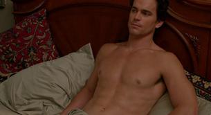 Matt Bomer desnudo en la cama en 'White Collar'