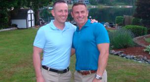 Despedido de una escuela por ser homosexual y casarse