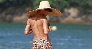 Rihanna pillada en topless