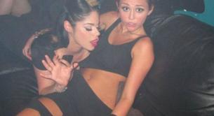 Miley Cyrus se burla de los que la insultan llamándola "lesbiana fea"