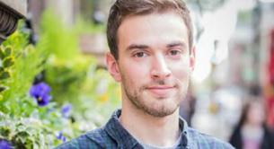 Un chico gay se reencuentra con el hombre que le salvó del suicidio