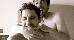 Paco León, en la cama con Agustín Galiana para luchar contra la homofobia