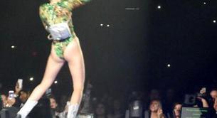 Miley Cyrus usa teleprompter en el 'Bangerz Tour'
