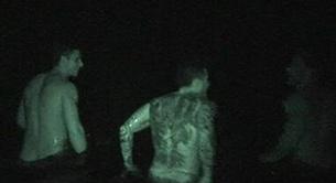 Supervivientes desnudos: Pascual, Abraham, Santana y Diego Matamoros se bañan enseñando todo