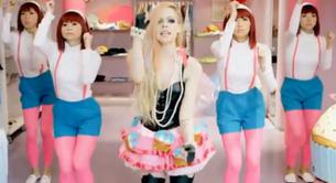 Avril Lavigne lanza vídeo para 'Hello Kitty'